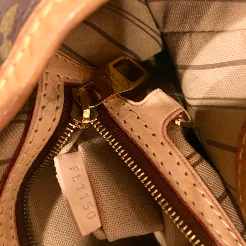 Authentic Louis Vuitton Delightful MM - Picture 4 of 10